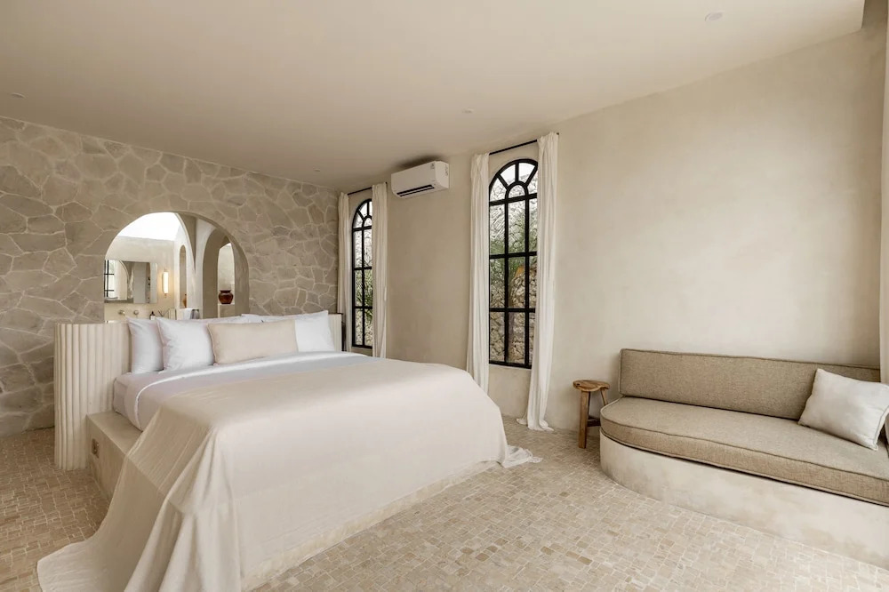 Private Pool Villa Bocami Suite - 2 by OriVista