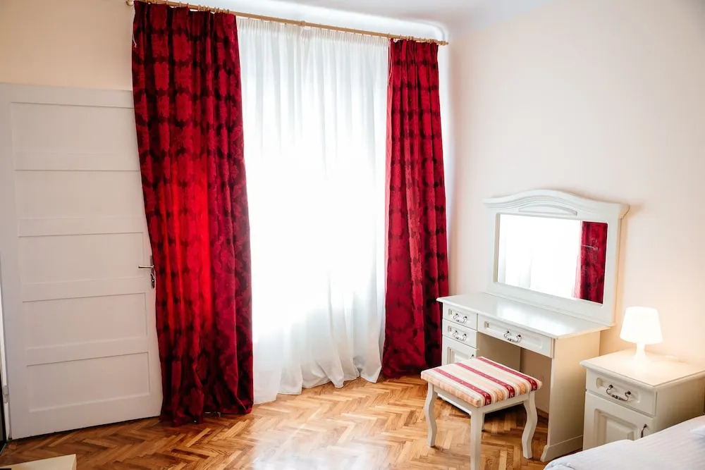 Mathe Apartments 2