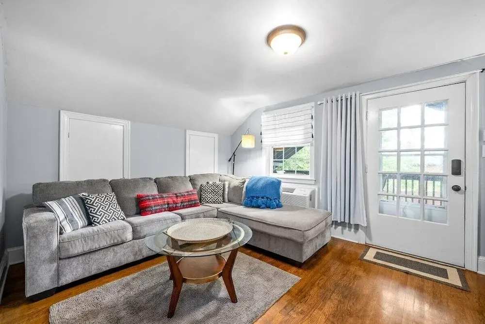 1BD 102 Madison Ter