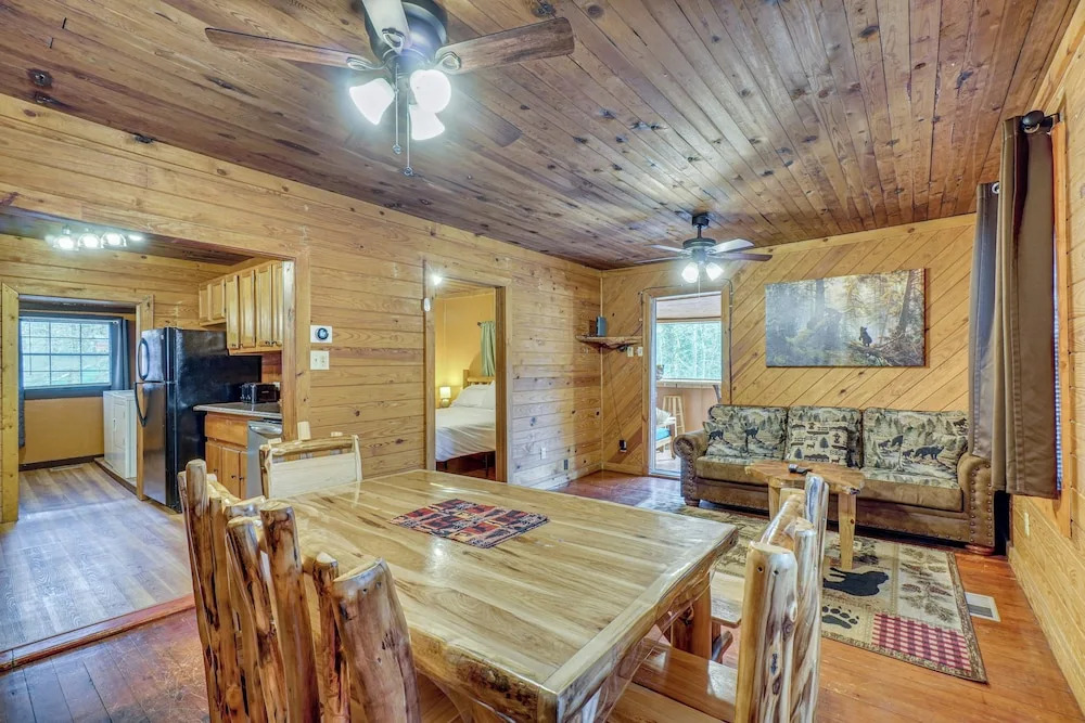 Private Hot Tub! Hillside Smokies Base Camp