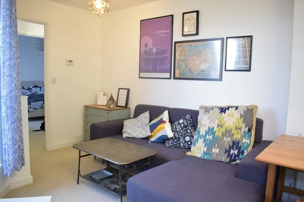 1 Bedroom Apartment With River View Roof Terrace Sleeps 2