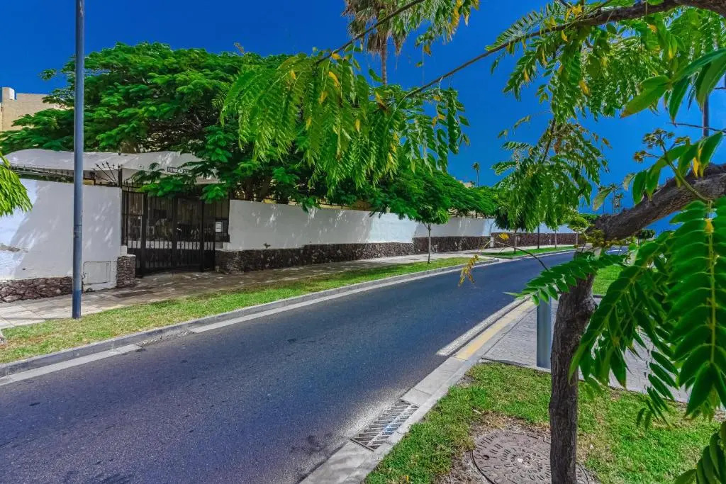 Nice 2 level apartment, El Cortijo, Las Americas LA45