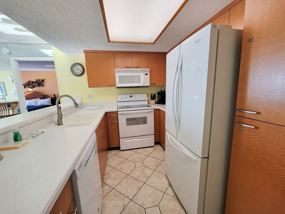 904 South Hampton 2 Bedroom Condo