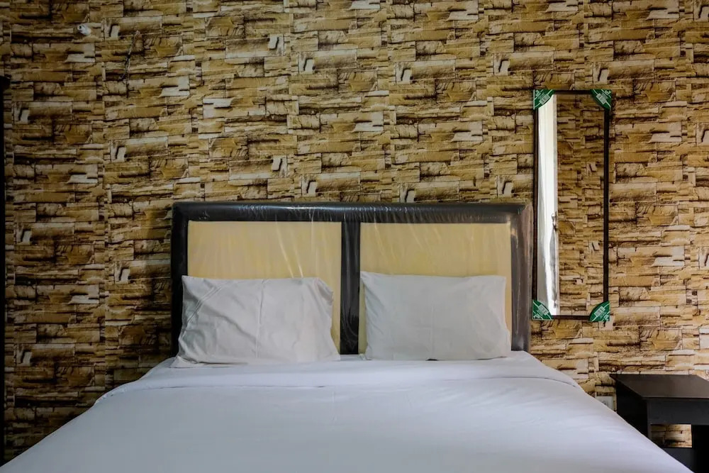 Best Price Studio Room Apartment at Ayodhya Residences