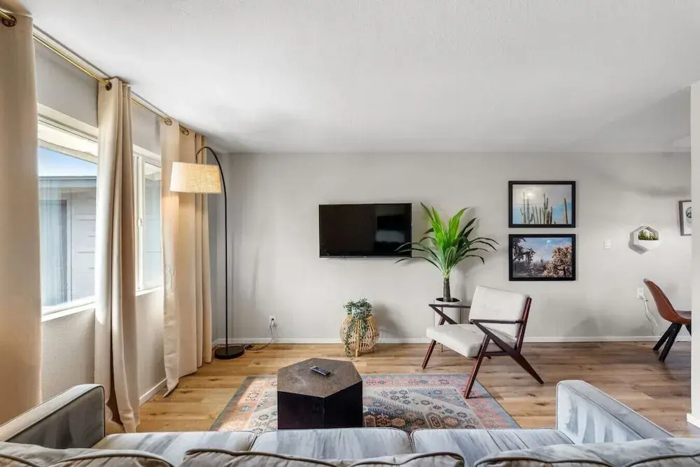 Fashion Square Apt4