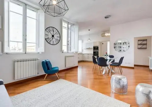 Modern flat near Piazza della Repubblica