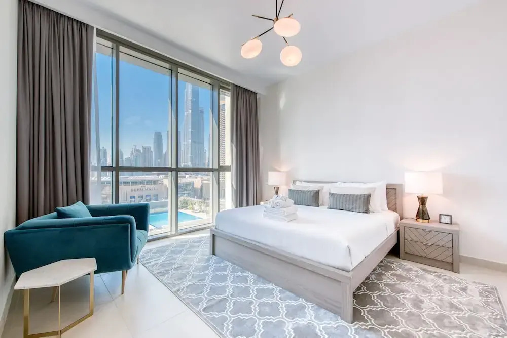 1205 Downtown Views
