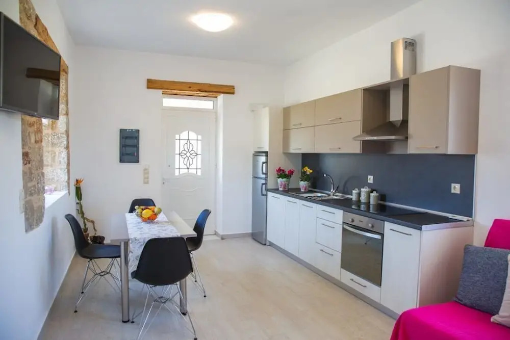 G&K Stone Suites