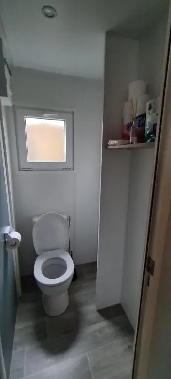 Mobilhome 2 ch,1 salon 40m2 de Charme dans camping ***