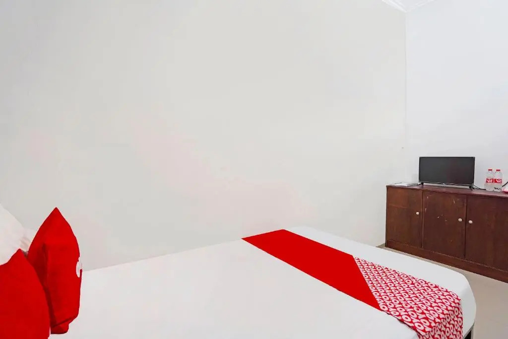 OYO Life 91670 Mannsur Homestay Syariah