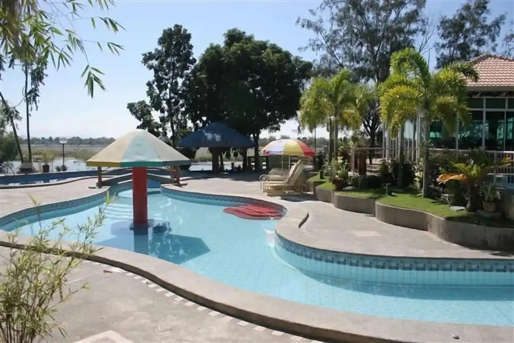 RedDoorz Plus @ Rio Grande de Laoag Resort Hotel Ilocos Norte (Quarantine Hotel)