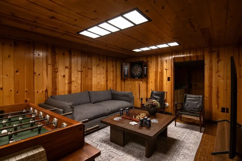 Holiday Lake Cabin by AvantStay