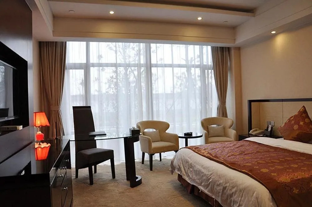 Phoenix Holiday Hotel