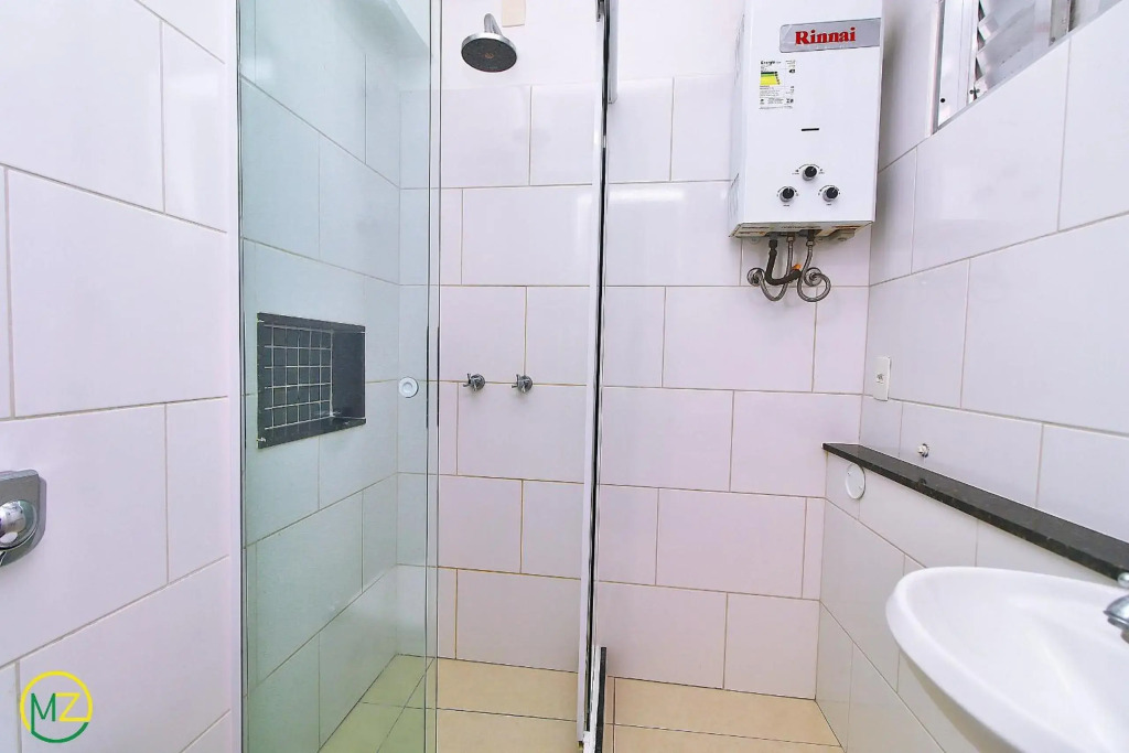 Sala e quarto com 2 banheiros para 5 pessoas em Copacabana!