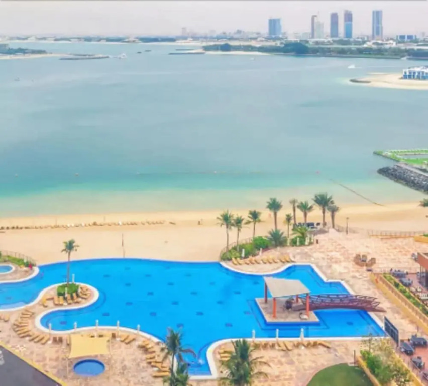 Breathtaking Views, Relaxing Apt @ The Palm