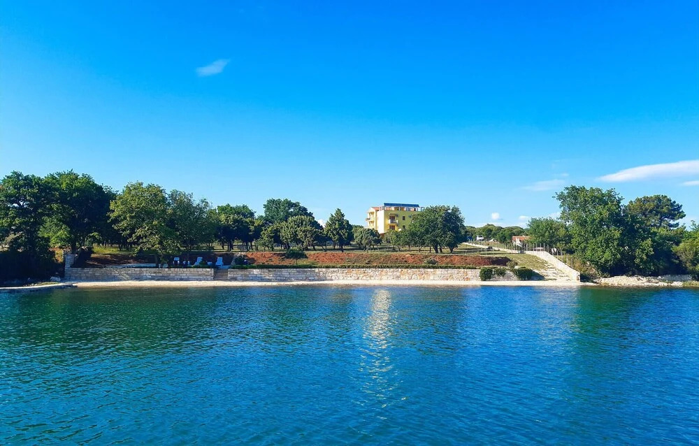 Nice Apartment in Pomer With 2 Bedrooms