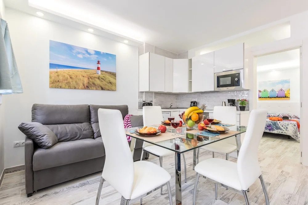 C104B Brand New Apartment, Elegant, Pool