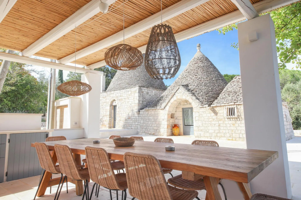 TD Trulli Tortorella with Nature Pool Sauna