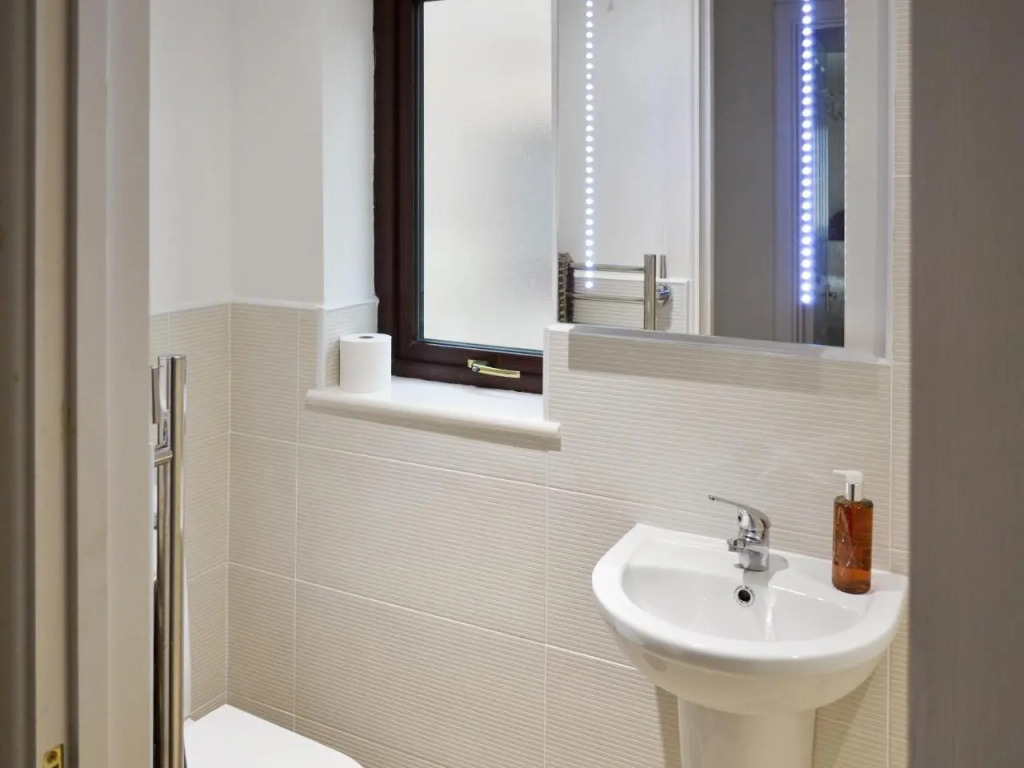 Pendower Apartment