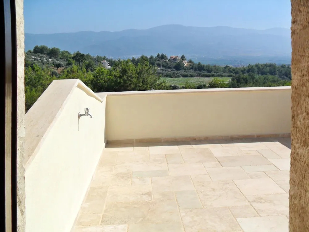 House With 4 Bedrooms in Kuşadası, With Private Pool and Enclosed Garden - 2 km From the Beach