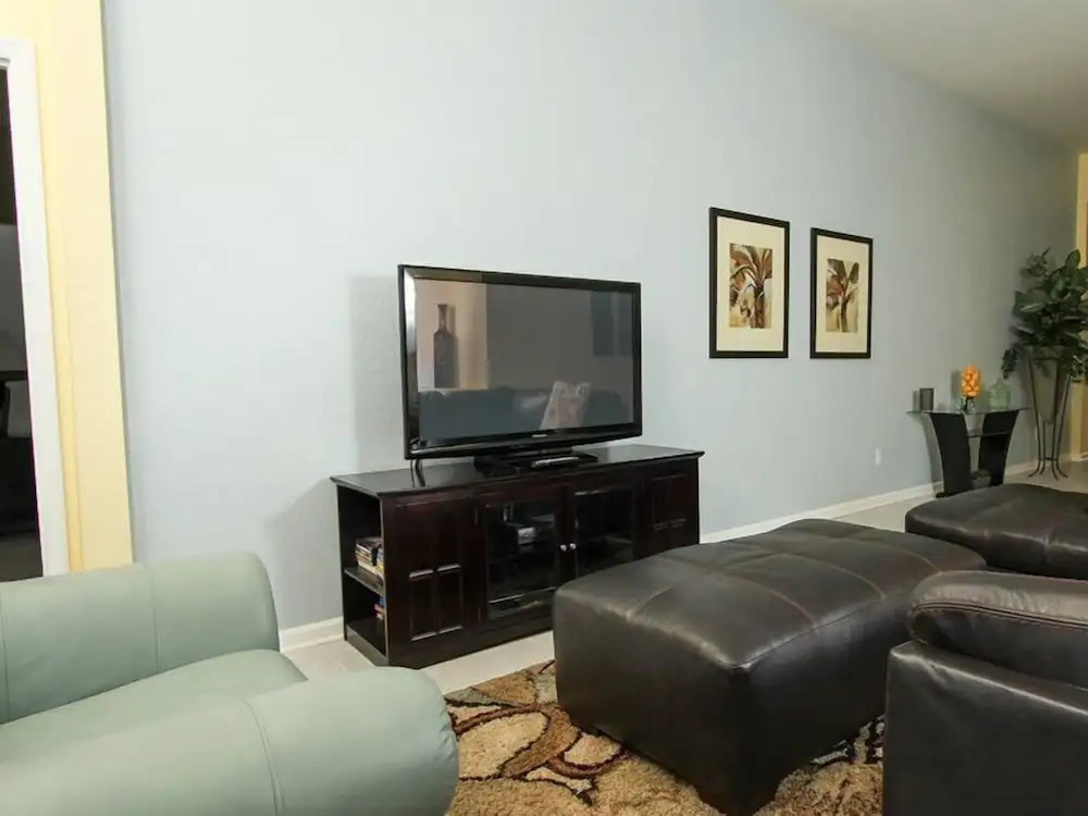 Lovely 4 Bedroom 4 Bath Pool Home in Kissimmee Resort
