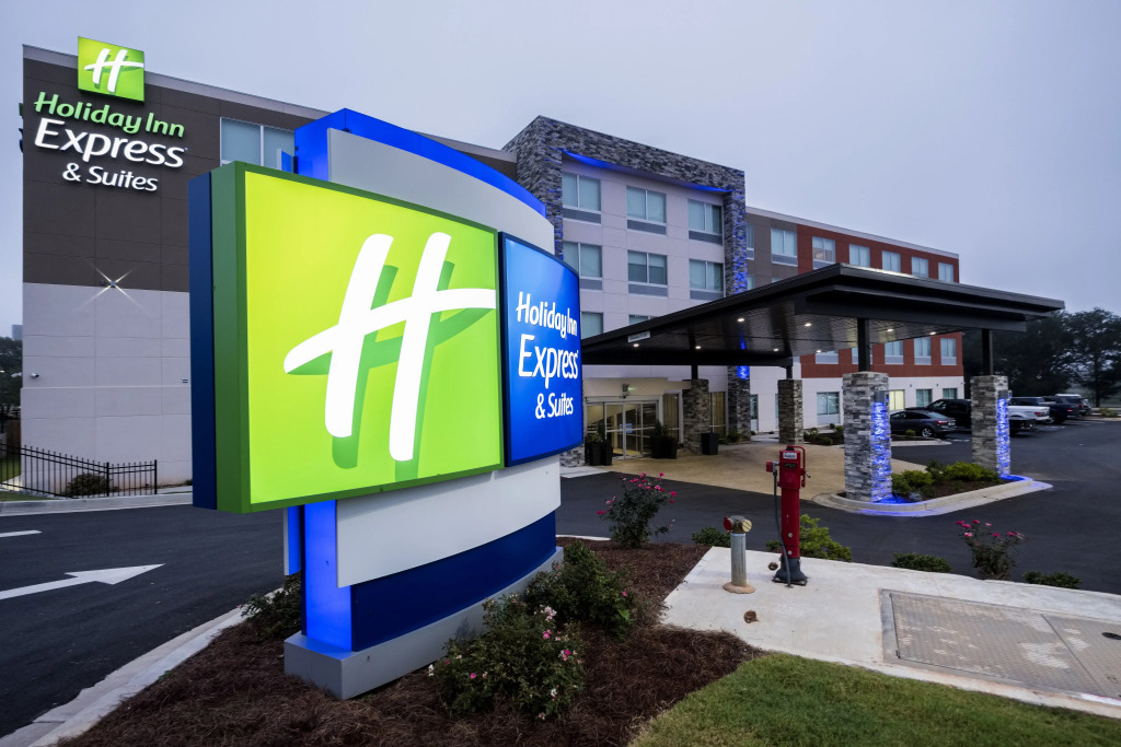 Holiday Inn Express & Suites - Commerce by IHG
