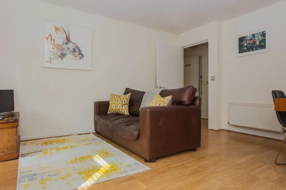 Warm 1 Bedroom Apartment with Balcony