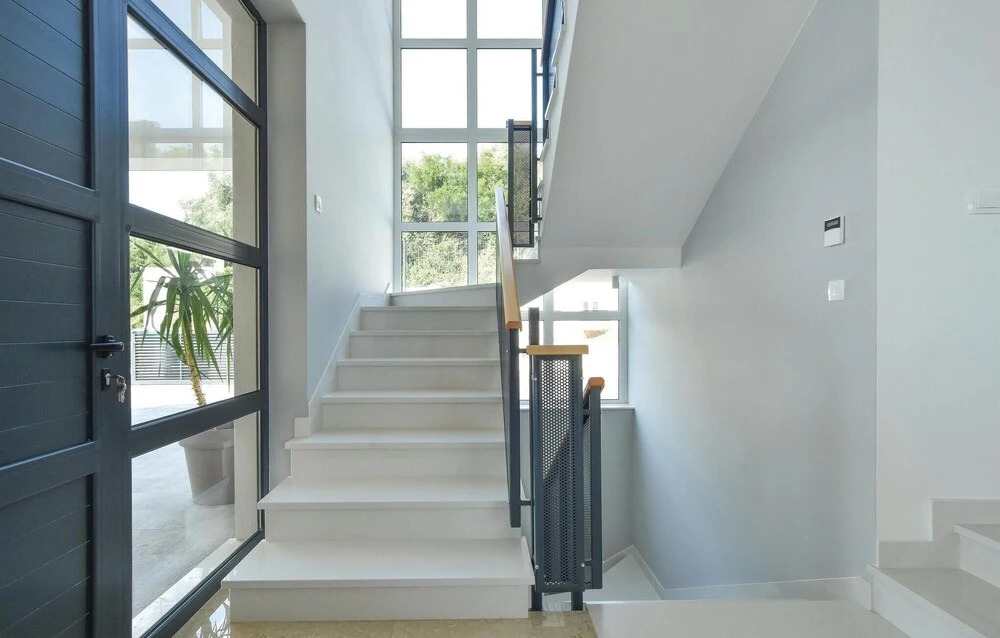 Beautiful Home in Okrug Donji With Sauna, Wifi and 5 Bedrooms
