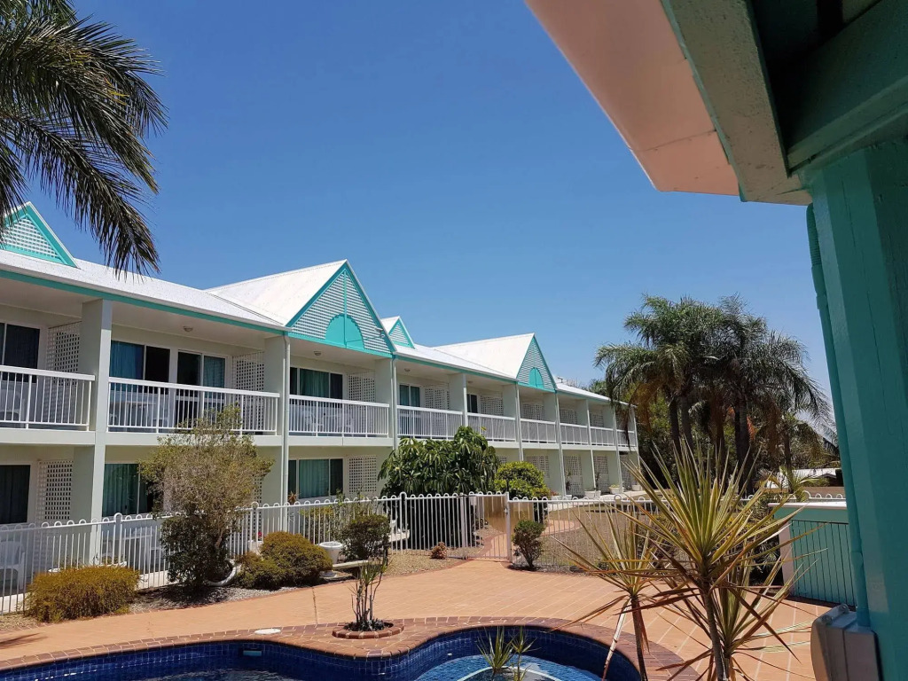 Reef Adventureland Motel