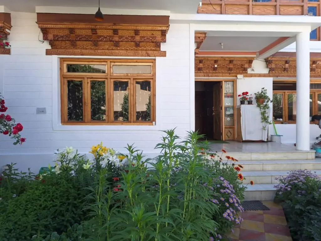 Shanti Guest House