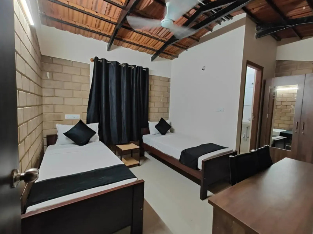 Minimal Poshtel