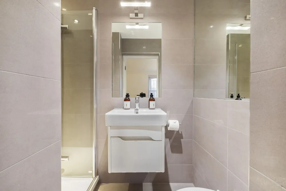 2 Bdr In Knightsbridge By The Residences
