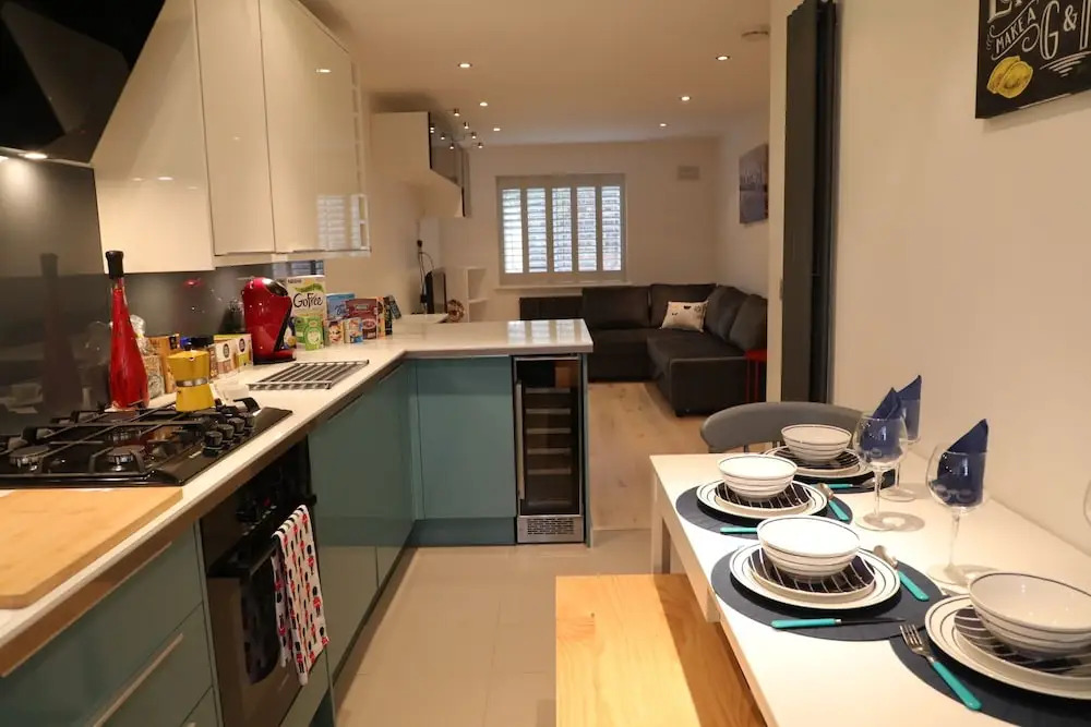 Modern Clapham Jct Apt with Parking