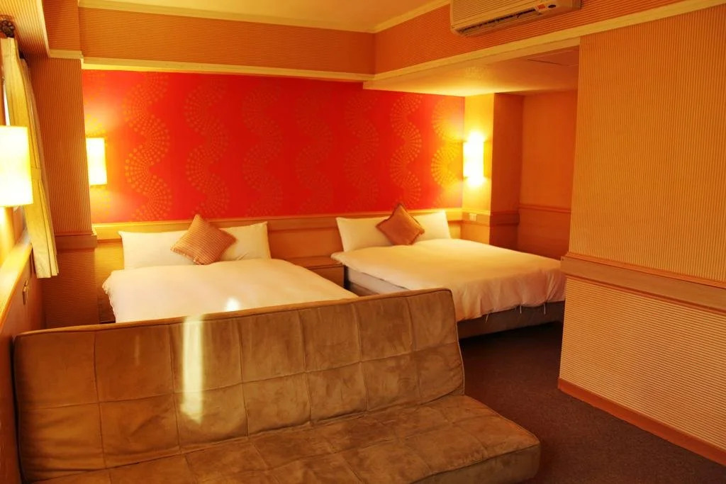Manbo Holiday Hotel