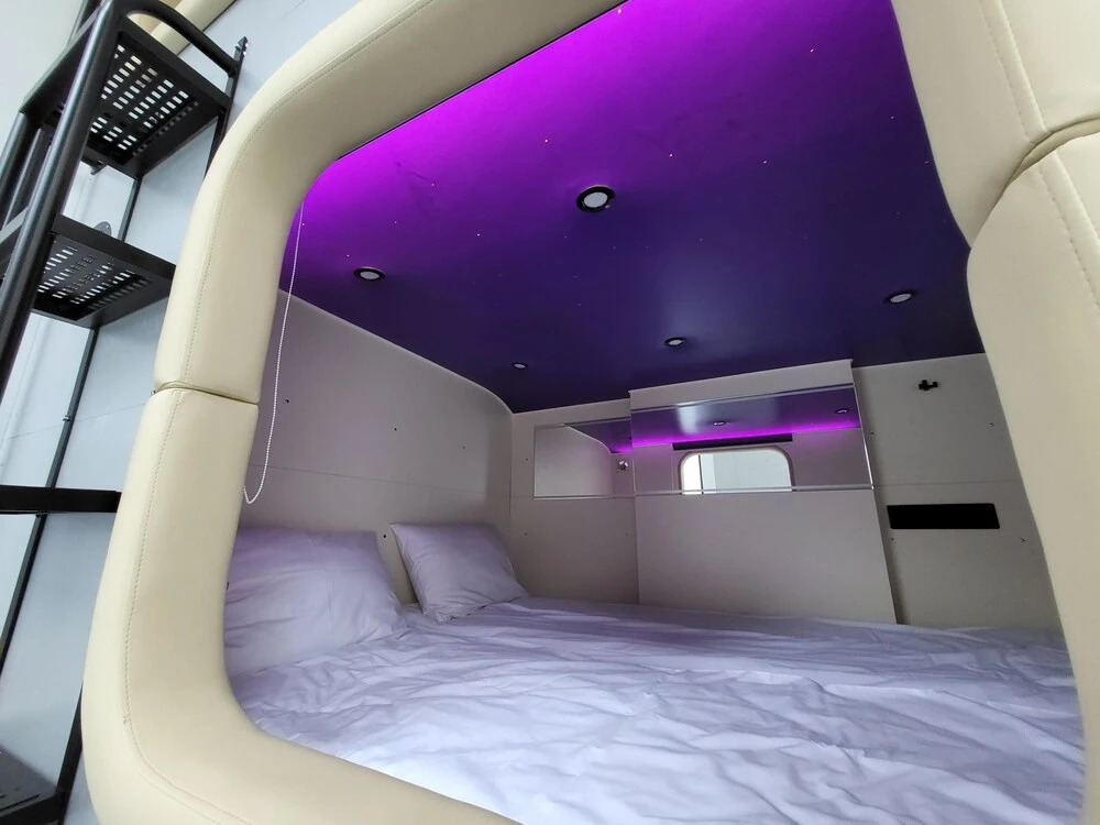 Capsule Hotel Constellation 89