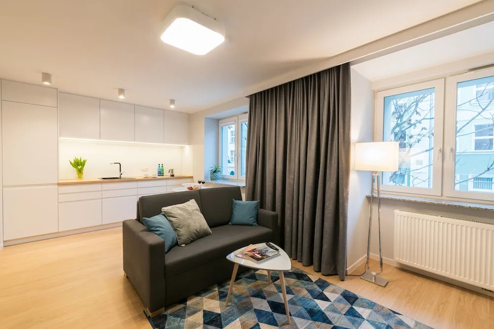 Q17 Apartments Rynek
