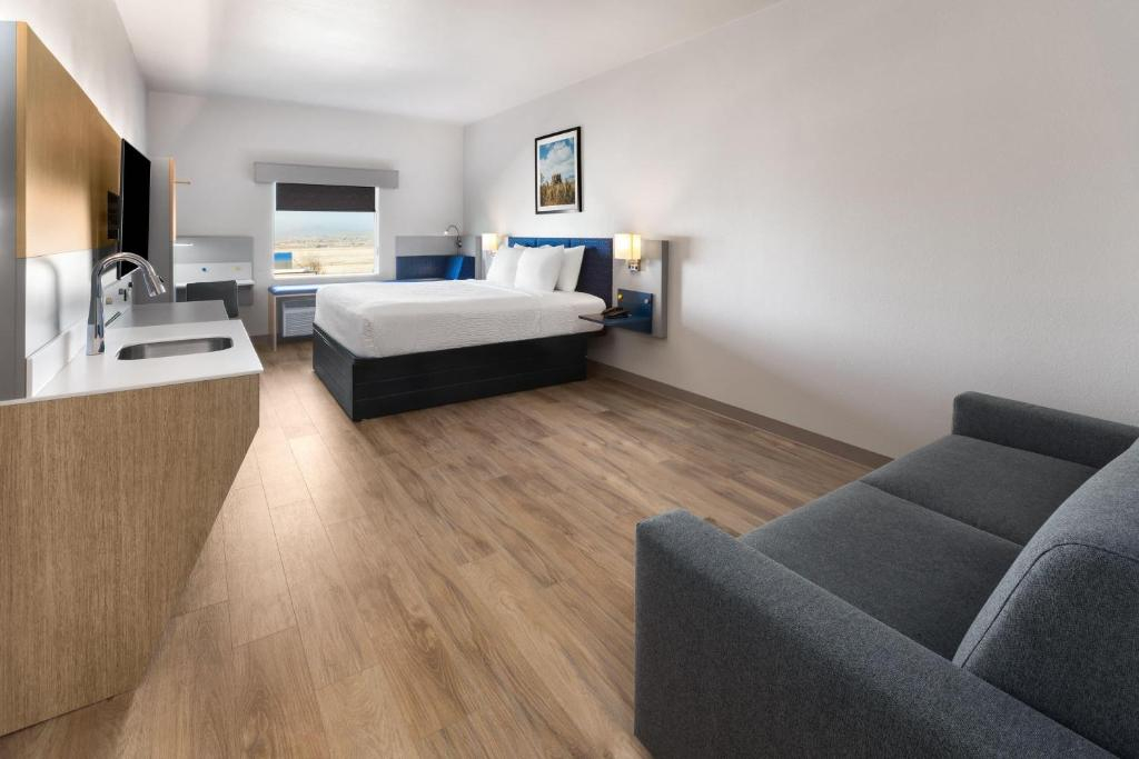 Microtel Inn & Suites By Wyndham Tooele