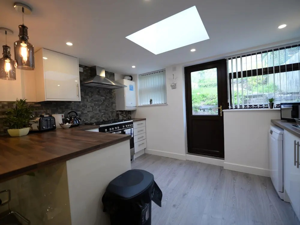 Elegant Holiday Home in Coventry near Lake View Park