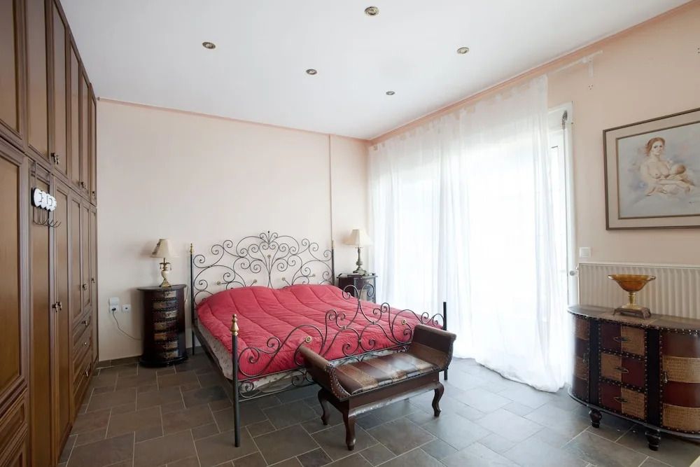Spacious villa at Ilia Edipsou