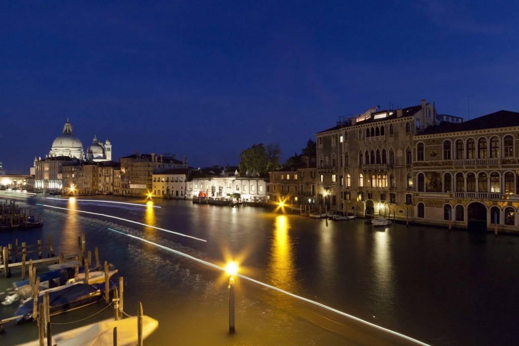 Palazzetto Pisani Grand Canal