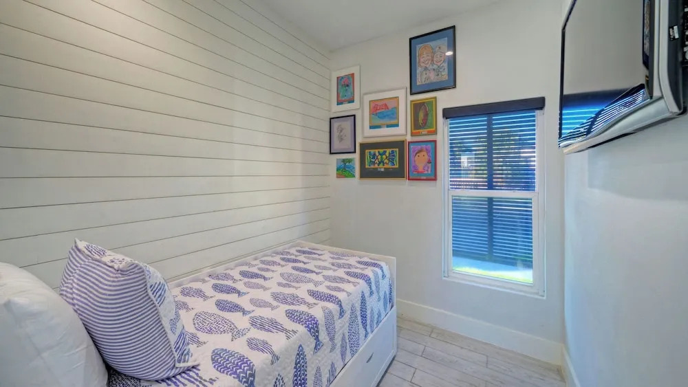 Modern Coastal Home w/ Balcony, Views, Firepit & Prime Port A Location Casa Blanca by Avantstay