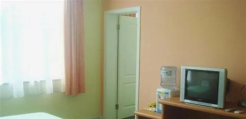 Home Inn Yingbin Avenue