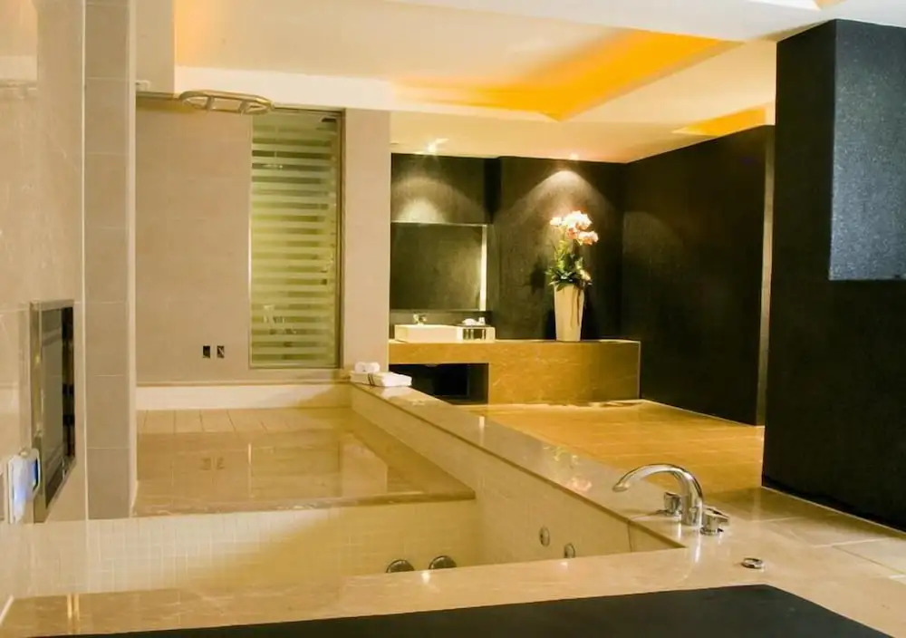 Hip Spa Motel