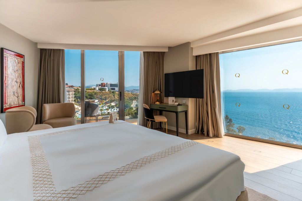 Qlusive Hotel