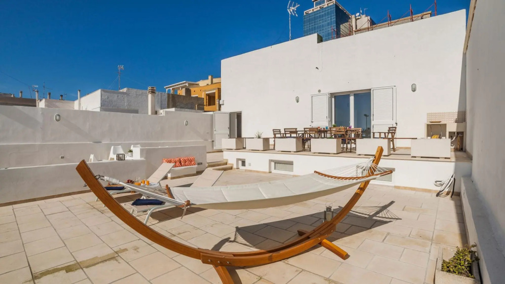 Charming apartment near the historic centre of Gallipoli, with enchanting view on the sea.-APPAR.TO LA BIANCATA