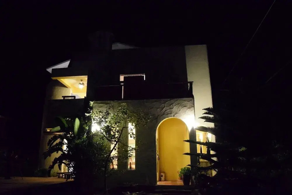 Cenacle B & B