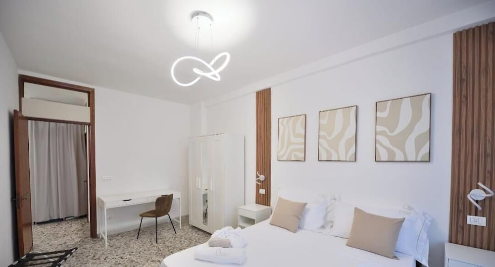 Paradise Rooms