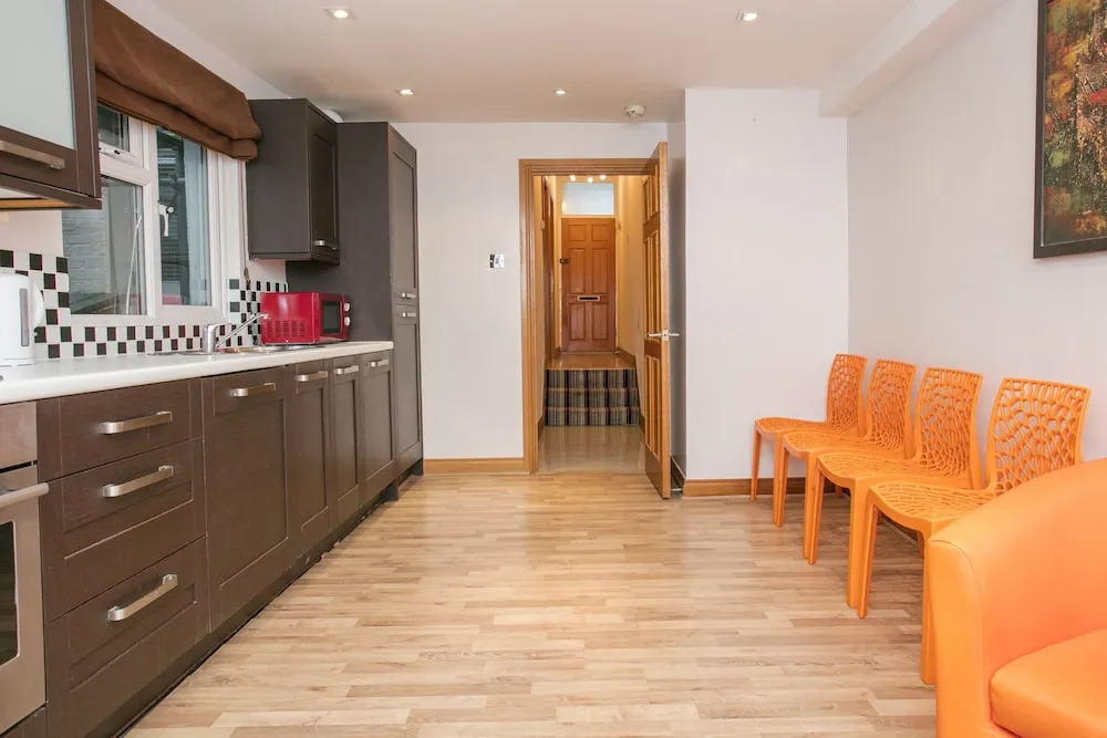 2 Bedroom Apartment In Fulham
