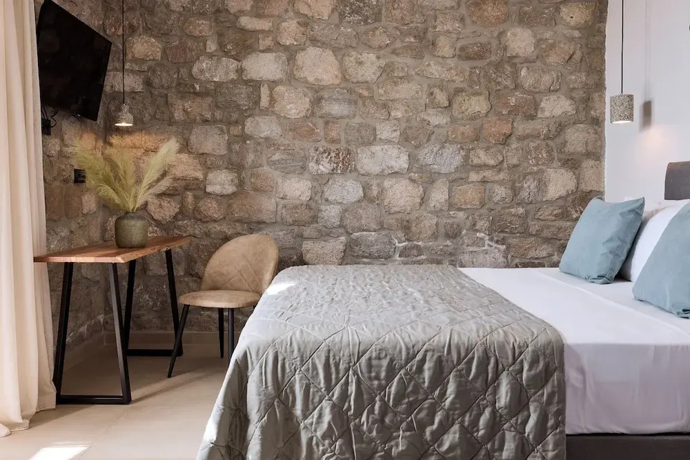Kedros Milos Suites