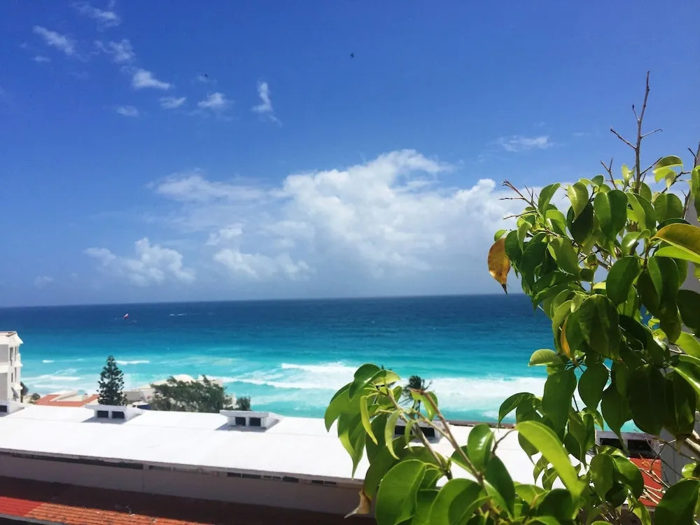 Brisas Penthouses by TA